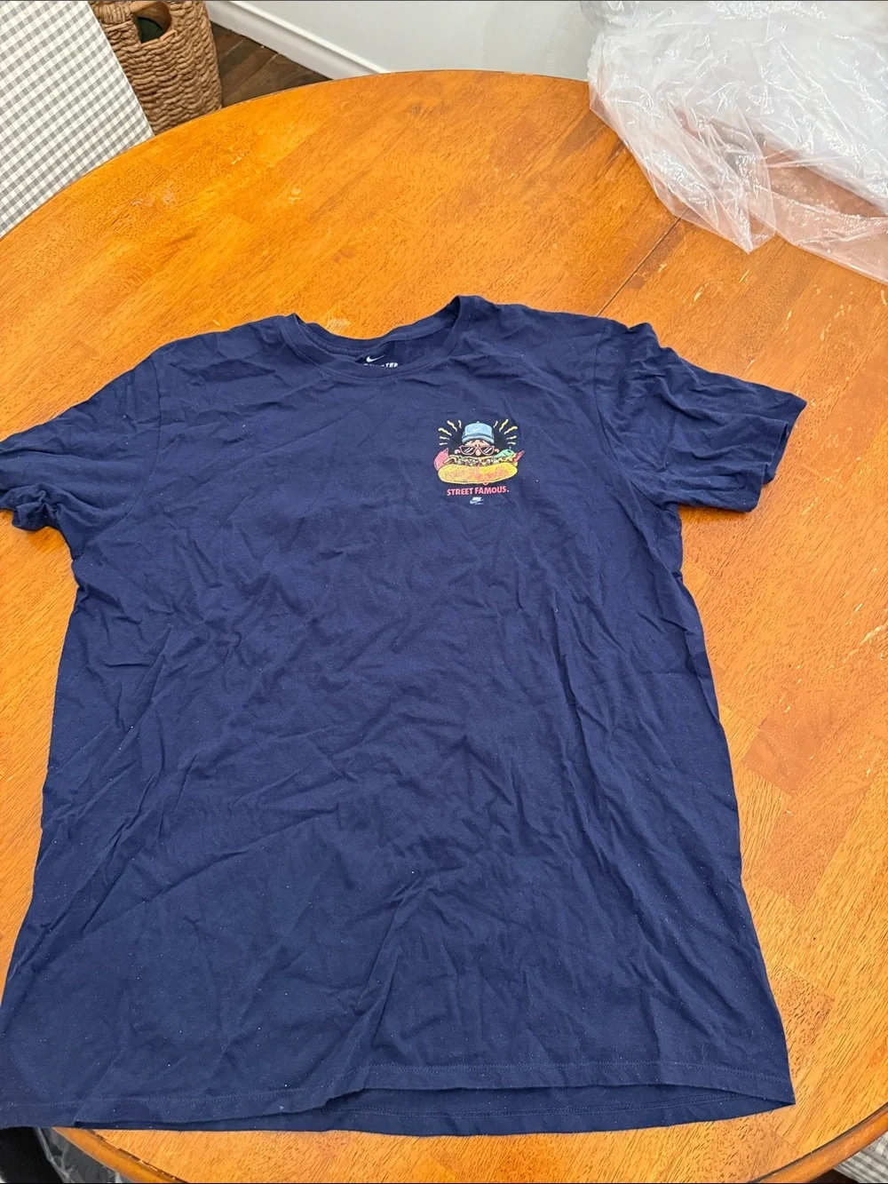 Nike Navy Short-Sleeve Tee with Small Multicolor Chest Graphic xl Los Angeles
